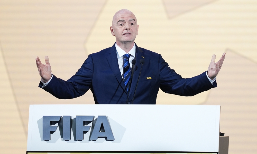 不仅需要战