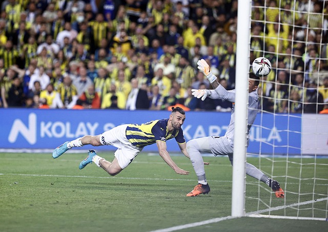 决赛首回合 决赛首回合