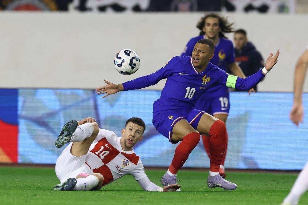 首日比赛 首日比赛